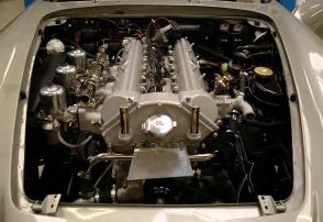 фото Астон Мартин Aston Martin DB5 1965. Кликните для просмотра фото автомобиля большего размера.