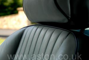    Aston Martin V8 Coupe 1986.       .
