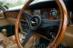    Aston Martin Vantage X-Pack 1989.       .