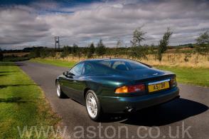     Aston Martin DB7 Coupe 1997.       .