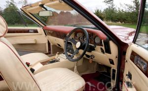     Aston Martin V8 Volante 1980.       .